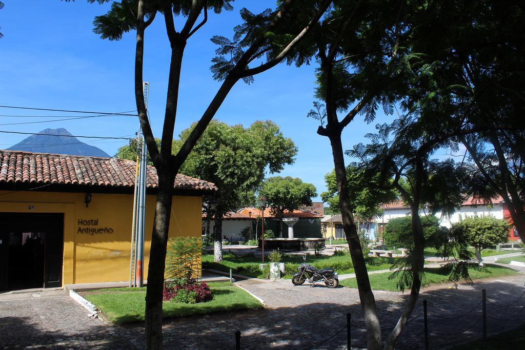 Hostal Antigueeno Antigua Exterior photo