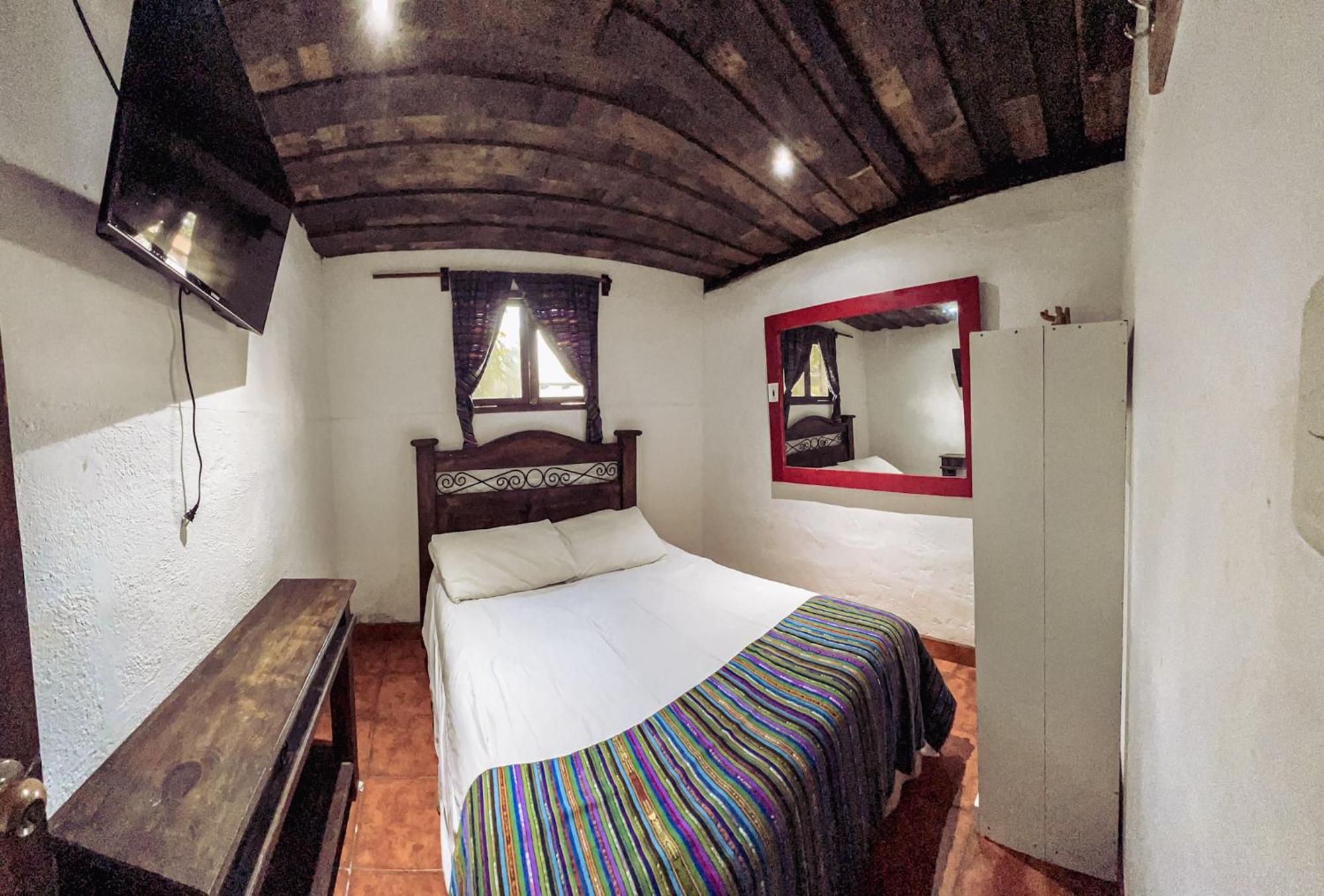Hostal Antigueeno Antigua Exterior photo
