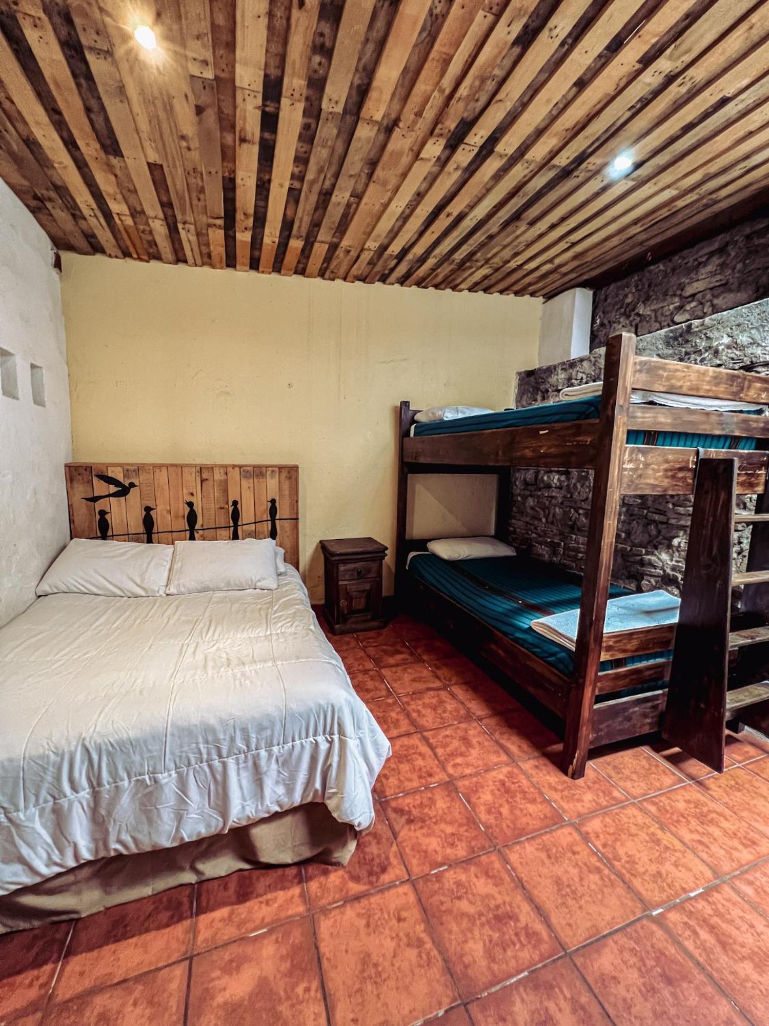 Hostal Antigueeno Antigua Exterior photo