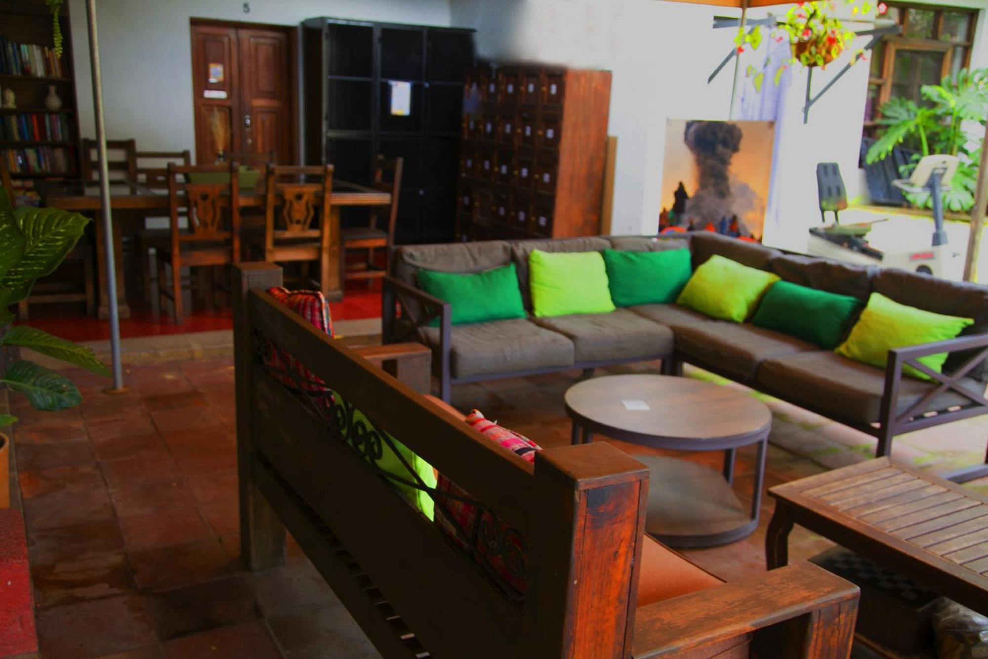 Hostal Antigueeno Antigua Exterior photo